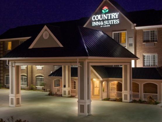 Country & By Radisson, Valparaiso, In